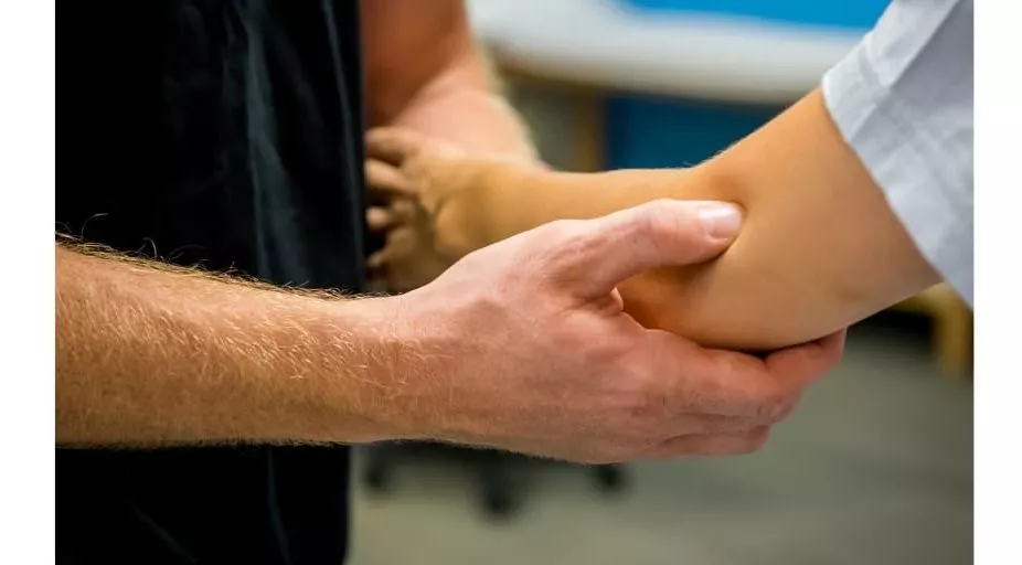 tennis elbow treated physical therapy